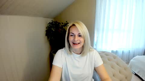 Snapshot of alicee__grace chatting on December 2024 10:19:02 AM Alicee online show from December 2024 10:19:02 AM