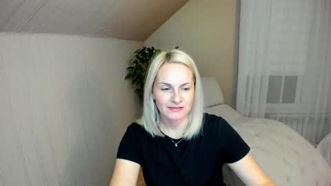 Snapshot of alicee__grace chatting on December 2024 04:50:01 PM Alicee online show from December 2024 04:50:01 PM