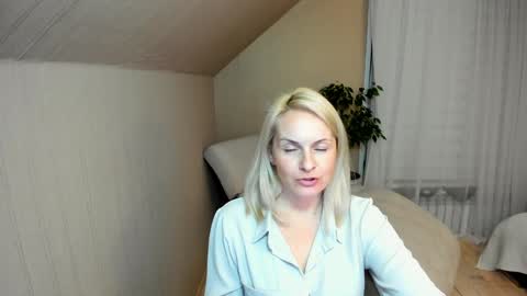 Snapshot of alicee__grace chatting on January 2025 07:32:01 PM Alicee online show from January 2025 07:32:01 PM