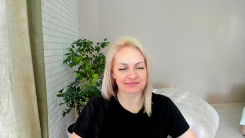 Snapshot of alicee__grace chatting on February 2025 08:42:01 AM Alicee online show from February 2025 08:42:01 AM