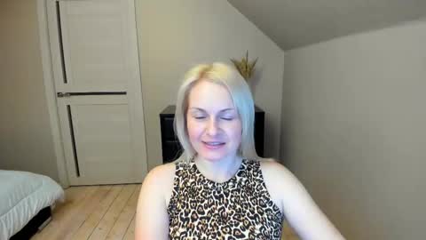 Snapshot of alicee__grace chatting on February 2025 06:45:02 PM Alicee online show from February 2025 06:45:02 PM