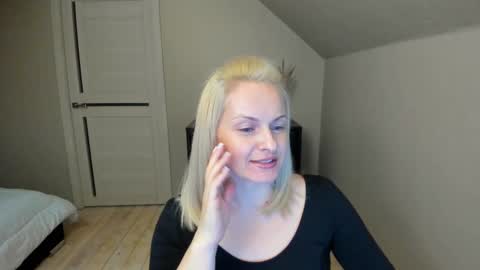 Snapshot of alicee__grace chatting on February 2025 06:59:01 PM Alicee online show from February 2025 06:59:01 PM