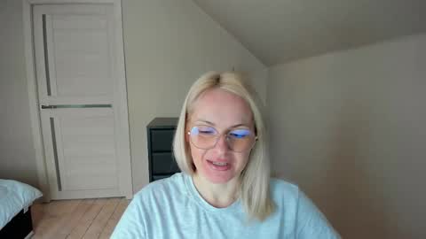 Snapshot of alicee__grace chatting on February 2025 12:22:02 PM Alicee online show from February 2025 12:22:02 PM