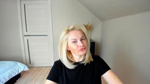Snapshot of alicee__grace chatting on February 2025 01:17:02 PM Alicee online show from February 2025 01:17:02 PM