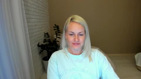 Snapshot of alicee__grace chatting on September 2025 03:33:01 PM Alicee online show from September 2025 03:33:01 PM