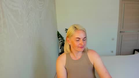 Alicee online show from June 2026 02:33:01 PM