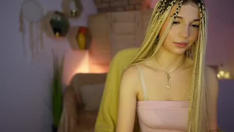 Alicee Kiss online show from December 2024 07:10:01 PM