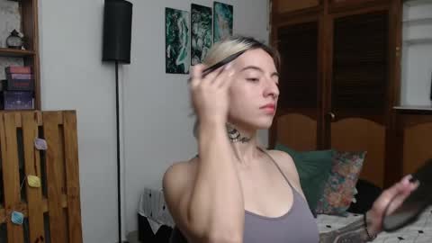 alicee_logan_ online show from June 2026 01:08:02 AM