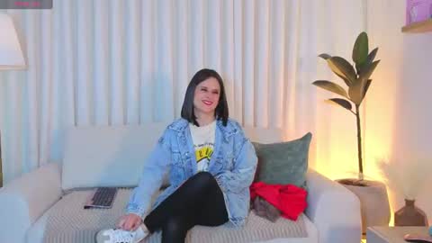Snapshot of alicee_milf_ chatting on July 2026 11:38:02 AM Aleja online show from July 2026 11:38:02 AM