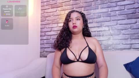 Danna online show from September 2025 12:32:02 PM