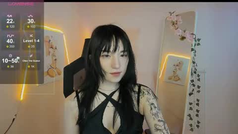 Snapshot of aliceeinwonderlanddd chatting on May 2026 02:06:01 AM Alice online show from May 2026 02:06:01 AM
