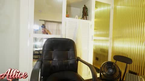 Snapshot of aliceglamour chatting on February 2026 07:09:02 PM Allice online show from February 2026 07:09:02 PM