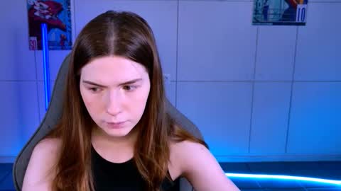 Snapshot of aliceinredsquare_ chatting on October 2025 05:18:02 AM Alice online show from October 2025 05:18:02 AM