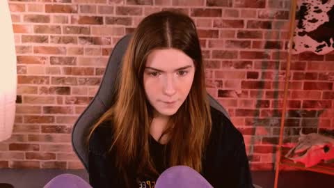 Snapshot of aliceinredsquare_ chatting on November 2025 05:17:01 AM Alice online show from November 2025 05:17:01 AM