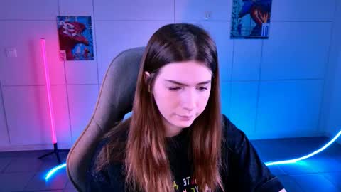 Snapshot of aliceinredsquare_ chatting on November 2025 05:17:01 AM Alice online show from November 2025 05:17:01 AM