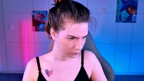 Snapshot of aliceinredsquare_ chatting on November 2025 05:16:02 AM Alice online show from November 2025 05:16:02 AM