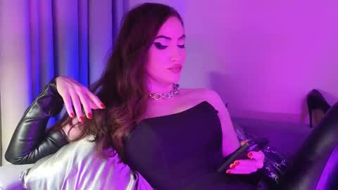 alicejameson online show from November 2025 08:46:02 PM