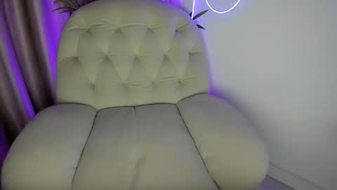 AliceLevine online show from November 2025 05:07:01 AM