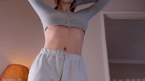 Elle online show from February 2025 03:29:01 PM