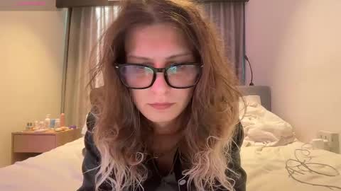 AlicePinkhead online show from April 2026 09:29:02 AM