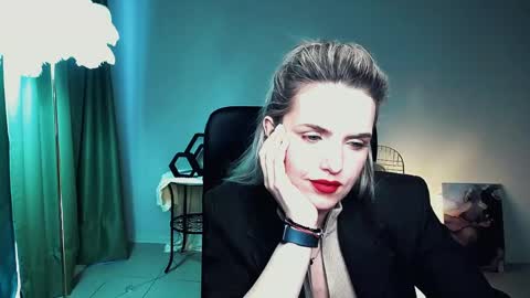 alicesmite online show from May 2026 11:18:01 AM