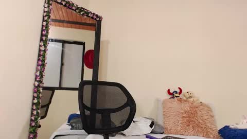 Snapshot of aliceusher_1 chatting on December 2024 11:00:01 PM J Ruiz online show from December 2024 11:00:01 PM