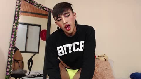 Snapshot of aliceusher_1 chatting on January 2025 11:07:01 PM J Ruiz online show from January 2025 11:07:01 PM