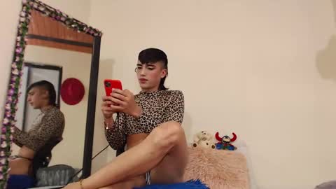 Snapshot of aliceusher_1 chatting on January 2025 07:15:01 PM J Ruiz online show from January 2025 07:15:01 PM