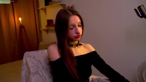 alicewallflower online show from April 2026 09:37:02 PM