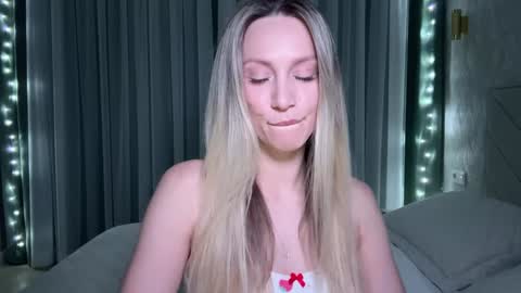 Snapshot of alicewonders_ chatting on December 2024 07:25:02 PM Alice online show from December 2024 07:25:02 PM