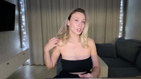 Snapshot of alicewonders_ chatting on December 2024 07:38:02 PM Alice online show from December 2024 07:38:02 PM