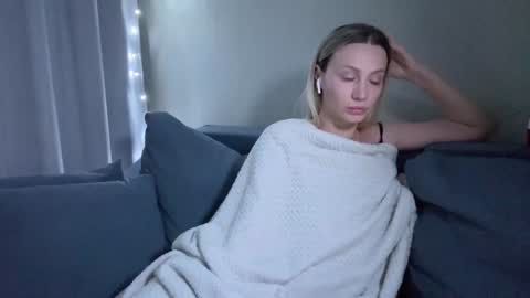 Snapshot of alicewonders_ chatting on December 2024 10:23:02 PM Alice online show from December 2024 10:23:02 PM