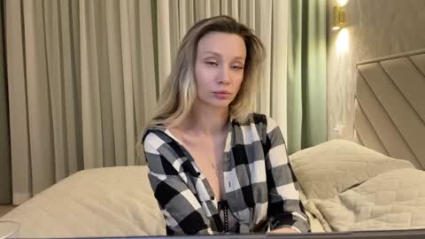Snapshot of alicewonders_ chatting on January 2025 10:39:01 PM Alice online show from January 2025 10:39:01 PM