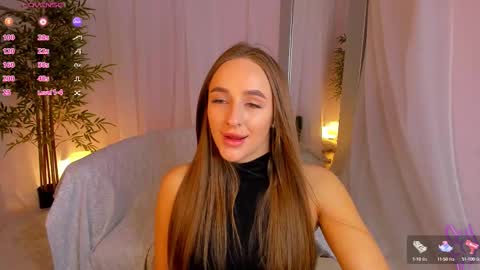 Snapshot of alicia_edwards chatting on September 2025 02:03:02 AM Mia online show from September 2025 02:03:02 AM
