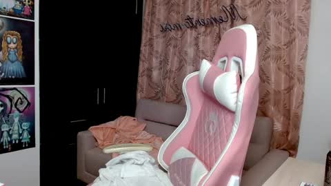 Snapshot of alicia_key_ chatting on December 2024 05:42:01 AM ALICIA online show from December 2024 05:42:01 AM