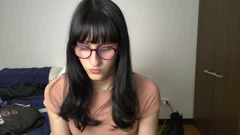 Snapshot of alicia_love29 chatting on January 2025 01:10:01 AM Alice online show from January 2025 01:10:01 AM