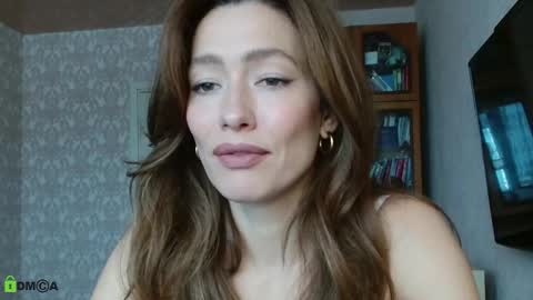 Alicia online show from November 2025 06:14:01 AM