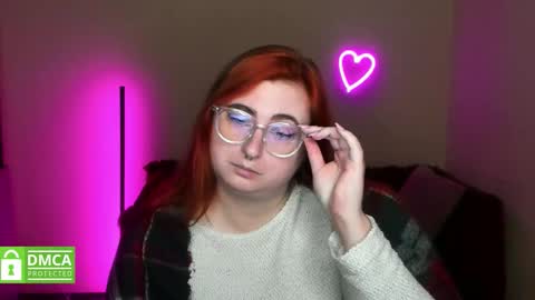 Snapshot of aliciaaared_kis chatting on November 2025 06:58:01 AM Alicia online show from November 2025 06:58:01 AM