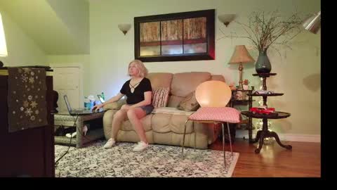 Alicia deHart  Help me reach 1000 Followers. Its FREE online show from April 2026 12:10:01 AM