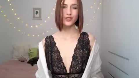 Snapshot of alicianoveli chatting on June 2026 04:33:01 PM alicianoveli online show from June 2026 04:33:01 PM
