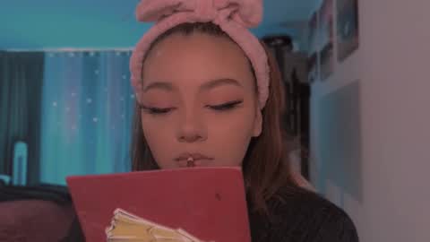 aliciawonderland__ online show from February 2025 04:10:01 PM