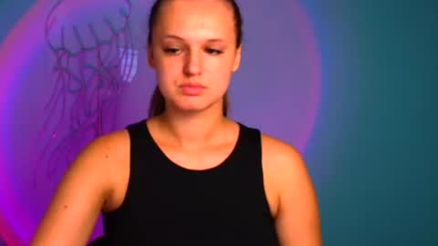 Snapshot of alicie_dream_ chatting on September 2025 11:21:01 AM Alicie online show from September 2025 11:21:01 AM