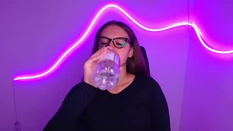 Snapshot of alicie_dream_ chatting on September 2025 05:07:01 AM Alicie online show from September 2025 05:07:01 AM