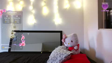 aliciia_23 online show from December 2025 09:54:01 PM