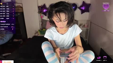 Snapshot of alien_universe chatting on February 2025 08:13:02 PM Aiko Independent Model online show from February 2025 08:13:02 PM