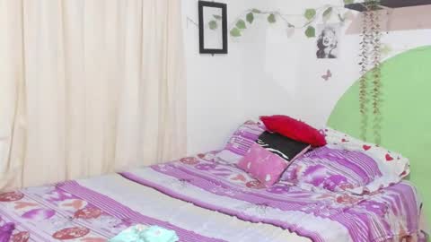 Snapshot of alikaa_nia chatting on January 2025 02:11:01 AM online show from January 2025 02:11:01 AM