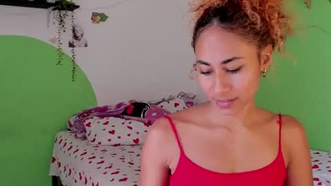 Snapshot of alikaa_nia chatting on February 2025 09:01:02 PM online show from February 2025 09:01:02 PM