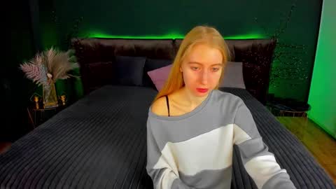 Alina online show from October 2025 05:38:02 AM