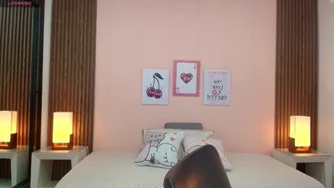 Snapshot of alina_martinelli chatting on February 2026 11:42:01 AM Alina online show from February 2026 11:42:01 AM