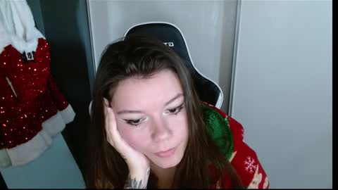 Alina Nightshade online show from November 2025 08:01:01 PM